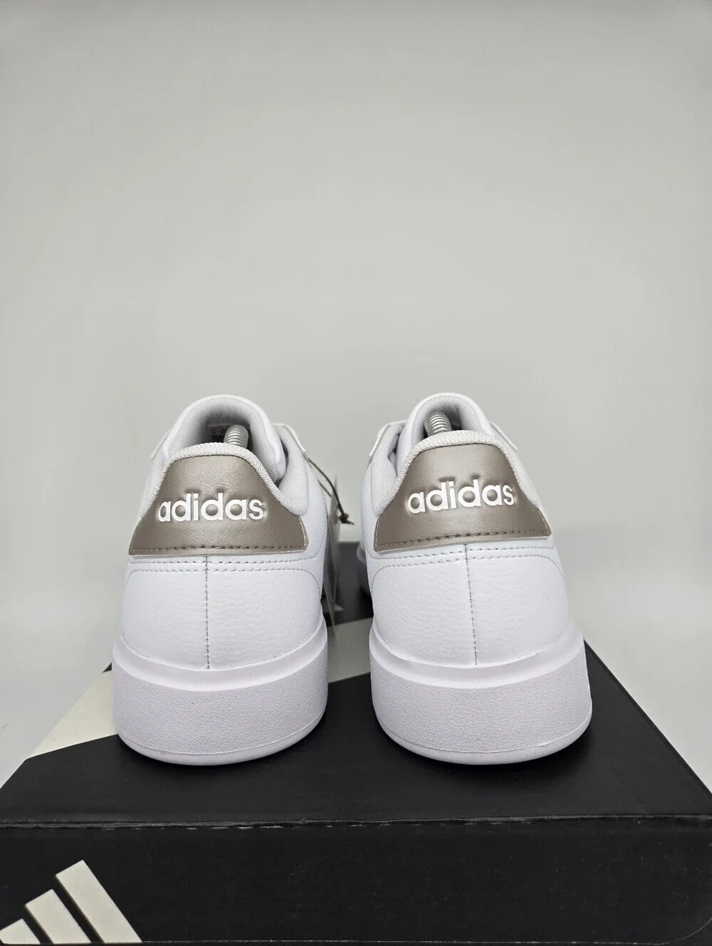 adidas Women's Grand Court GW9215 White Platinum Metallic Tennis Shoes Size 7.5